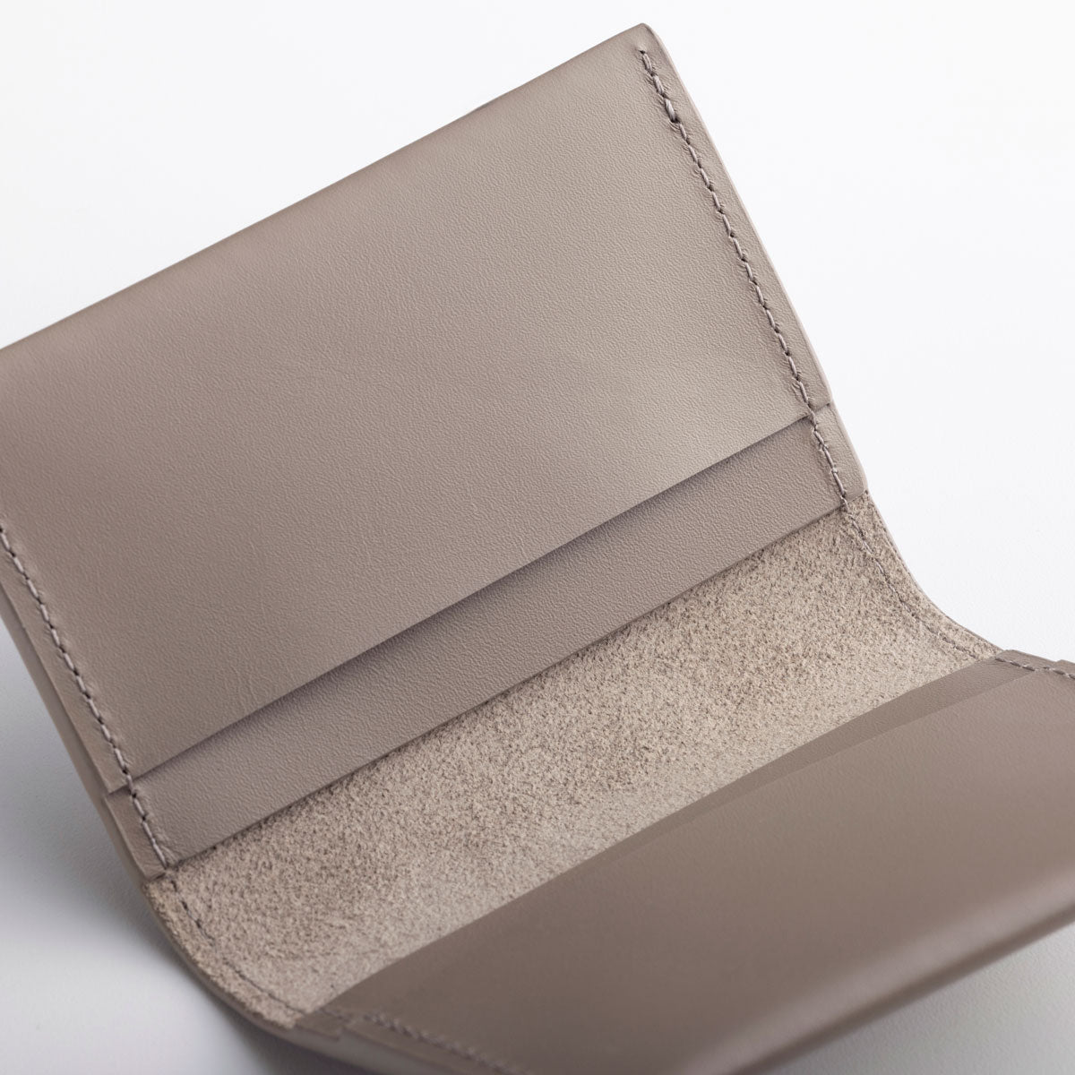 Henri Bi-Fold Taupe