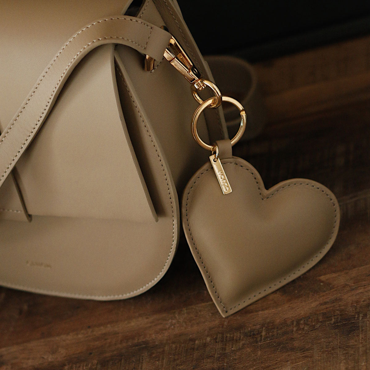 Andy Heart Taupe