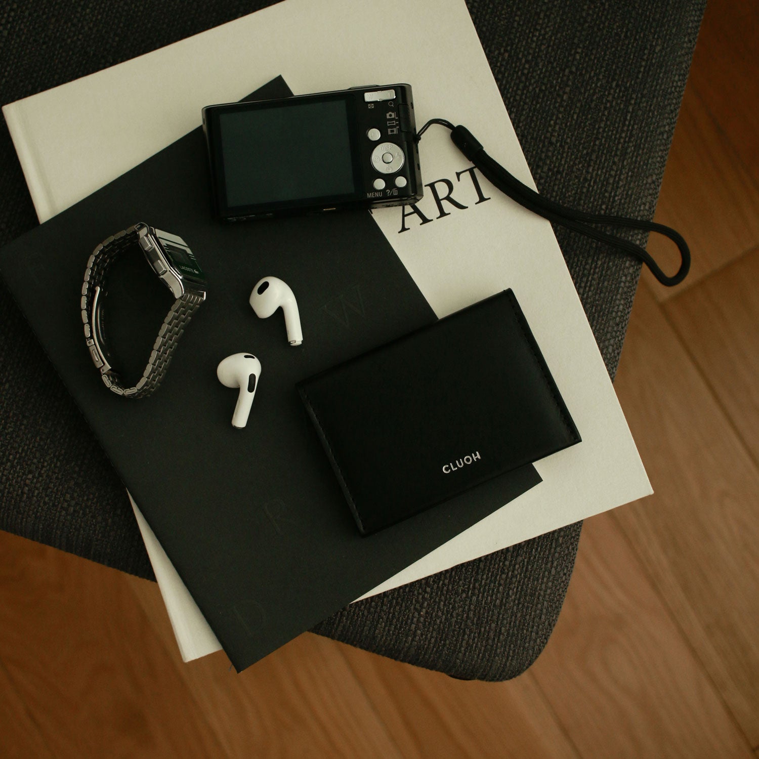 Henri Bi-Fold Black