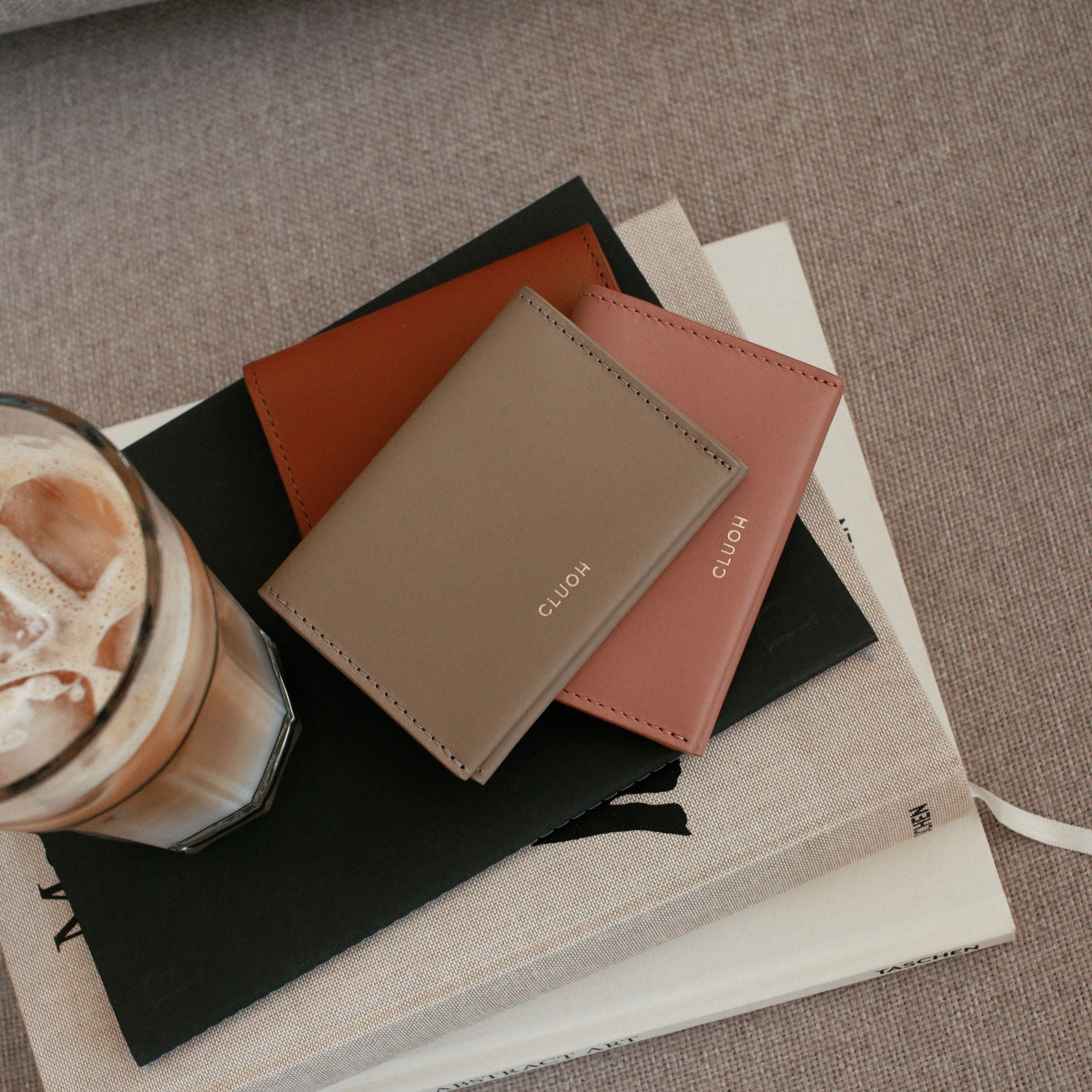 Henri Bi-Fold Taupe