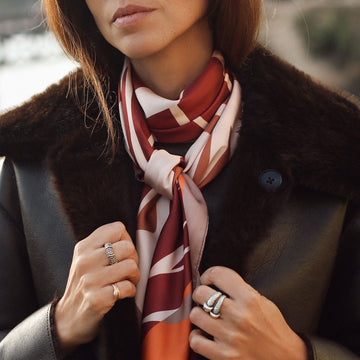 Iris Cutout Bordeaux