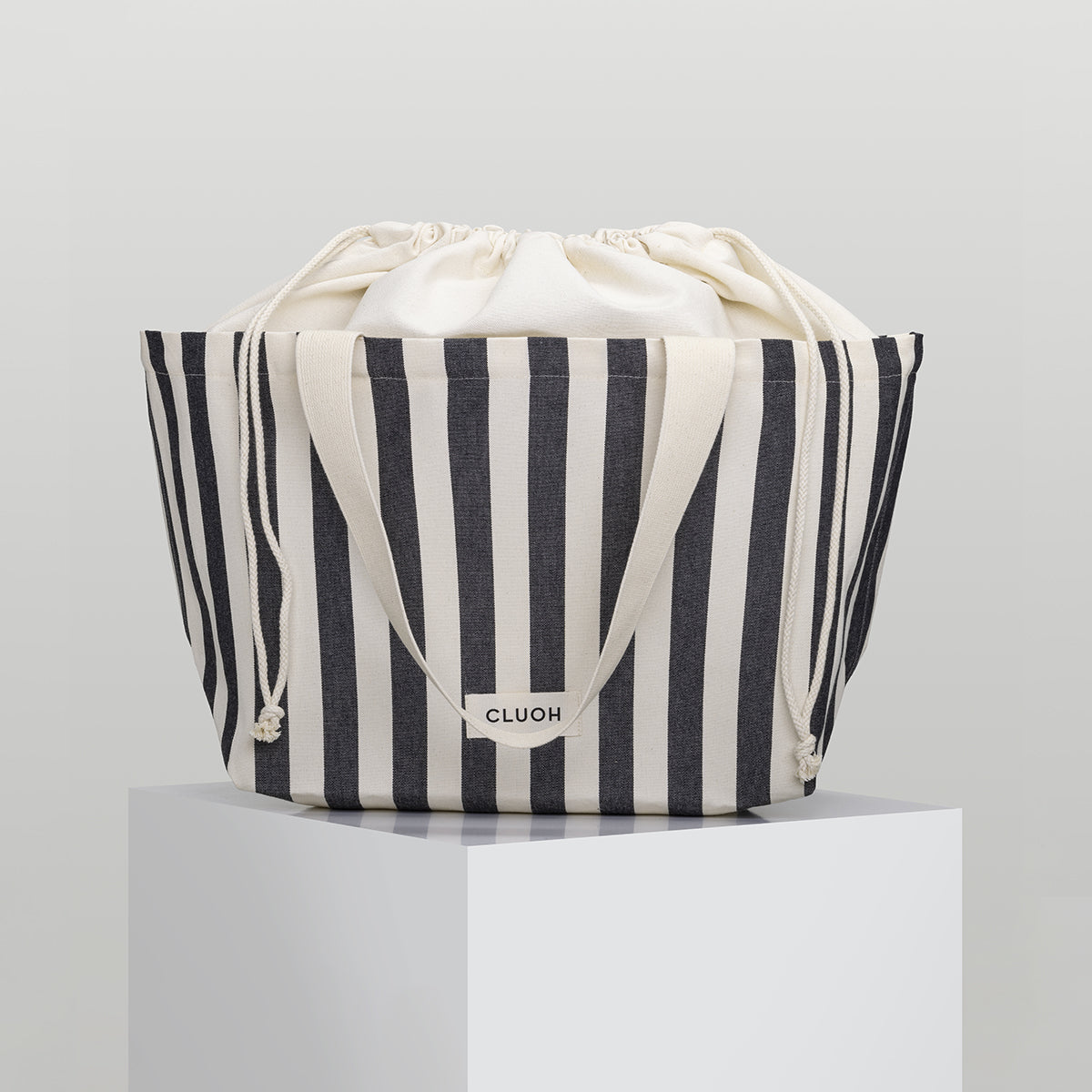 Karl Stripes Black